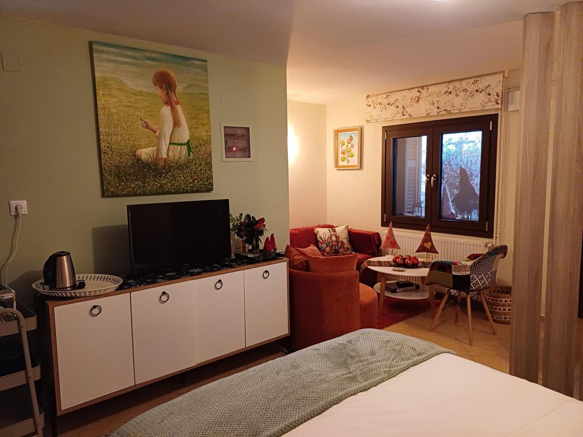 Το Σπίτι Της Ευτυχίας Στούντιο Apartment Karpenisi Bagian luar foto